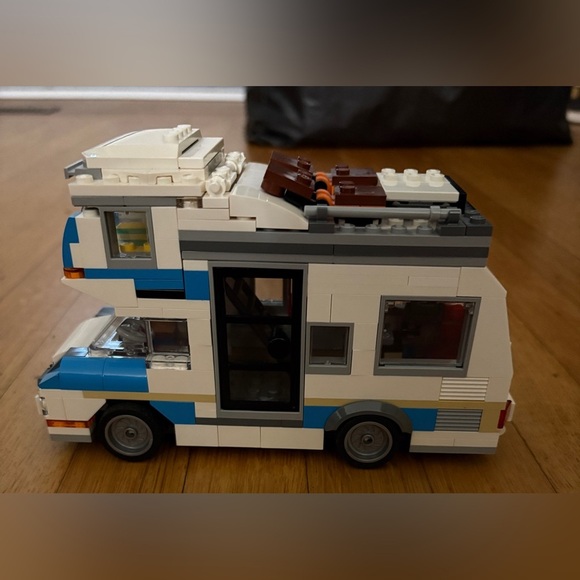 Lego RV Limited edition Collectors Family Caravan Holiday Complete building set - Picture 4 of 10